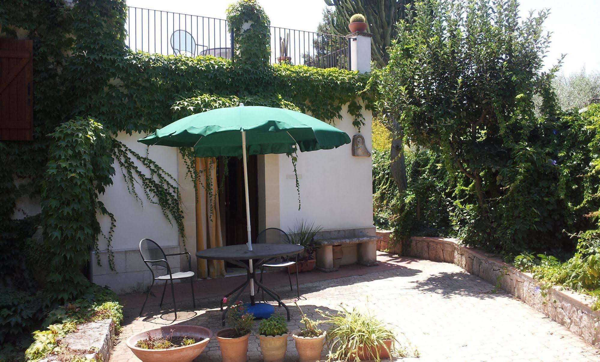 בלבדרה Eurialo Green Suites מראה חיצוני תמונה
